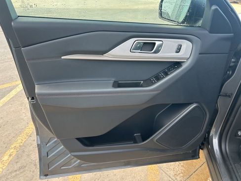 New 2026 Ford Explorer Active image 21