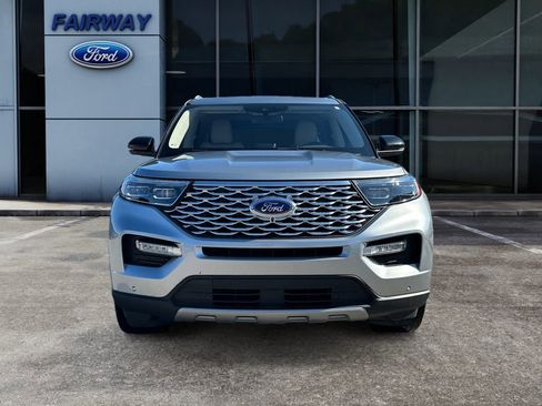Used 2020 Ford Explorer Platinum w/ Premium Technology Package image 3