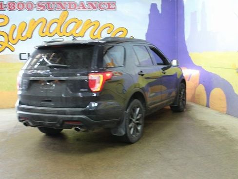 Used 2019 Ford Explorer XLT w/ XLT Sport Appearance Package image 8