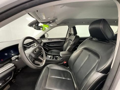 Used 2023 Jeep Grand Cherokee L Limited AWD/4WD image 13