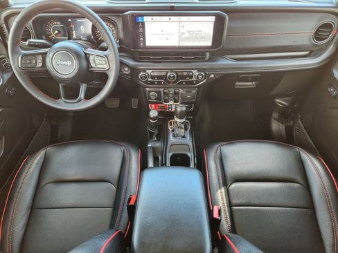 Used 2024 Jeep Gladiator Rubicon AWD/4WD image 33