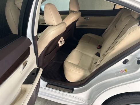 Used 2017 Lexus ES 350 w/ Premium Package image 8