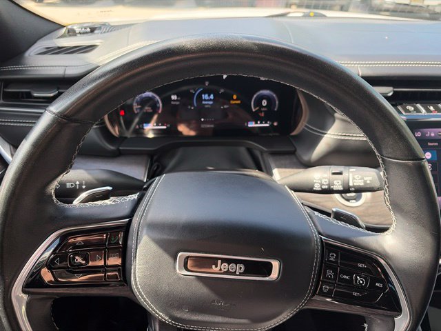 Used 2022 Jeep Grand Cherokee L Overland w/ Luxury Tech Group IV AWD/4WD image 27