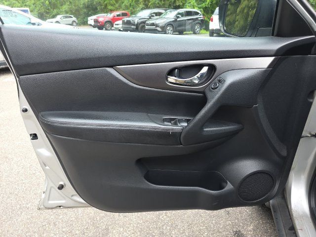 Used 2016 Nissan Rogue S FWD image 21