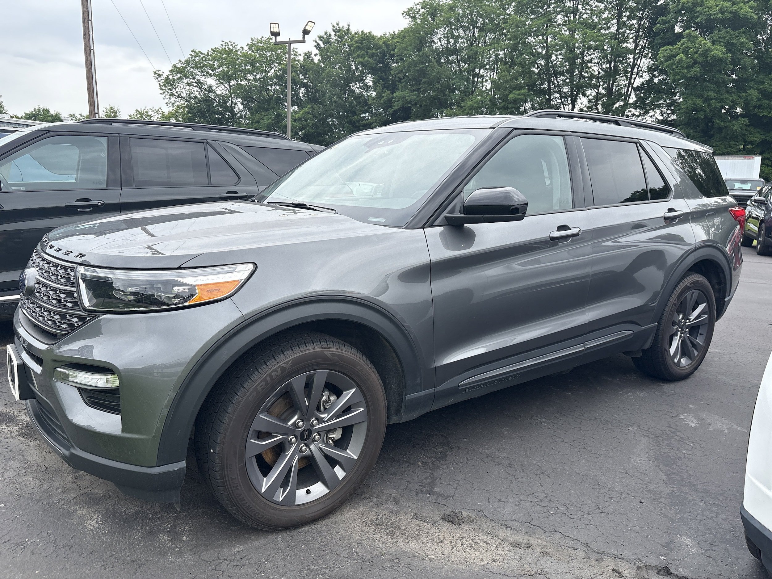 Used 2023 Ford Explorer XLT w/ Equipment Group 202A AWD/4WD image 4