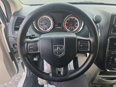Used 2014 Dodge Grand Caravan SE w/ Quick Order Package 29E SE FWD image 17