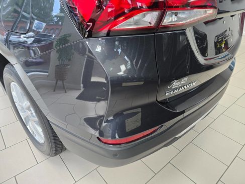 Used 2023 Chevrolet Equinox LT image 11