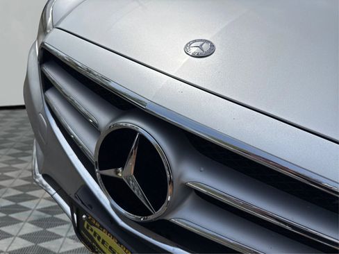 Used 2014 Mercedes-Benz E 350 4MATIC Sedan image 31