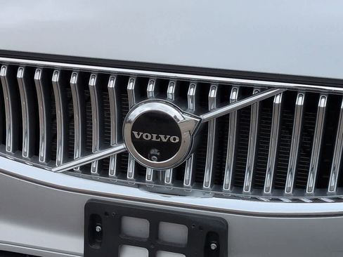Used 2024 Volvo XC90 B5 Plus AWD/4WD image 11