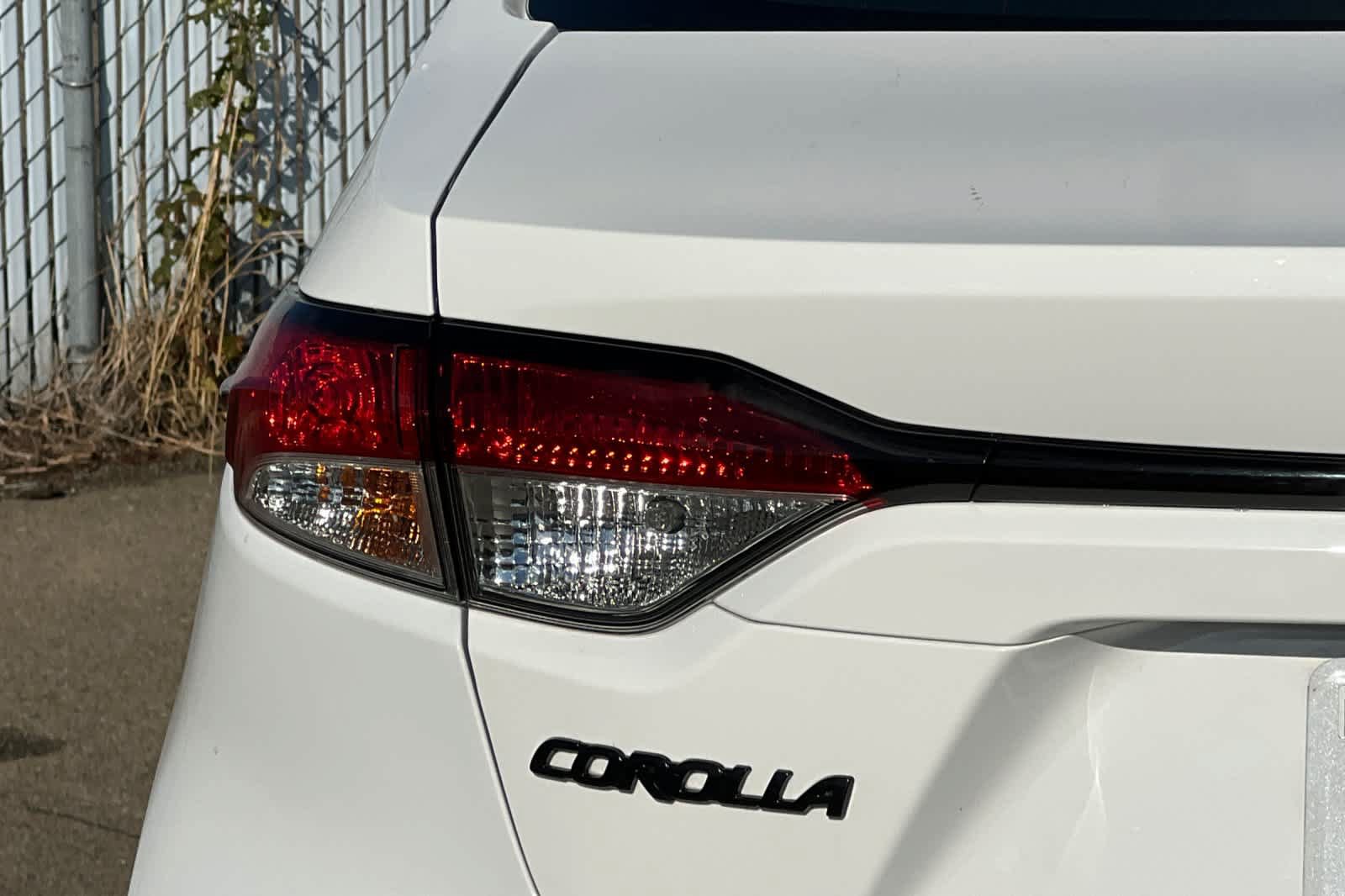 Certified 2025 Toyota Corolla LE FWD image 23