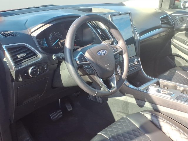 Used 2023 Ford Edge Titanium AWD/4WD image 7