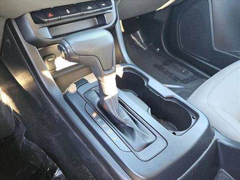 Used 2017 GMC Canyon 2WD Crew Cab w/ Convenience Package image 12