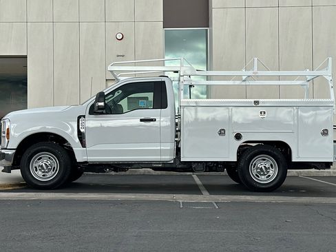 New 2026 Ford F250 XL w/ XL Chrome Package image 6