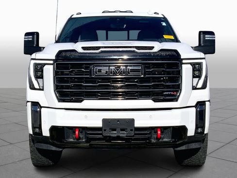 Used 2024 GMC Sierra 2500 AT4 w/ Technology Package image 4