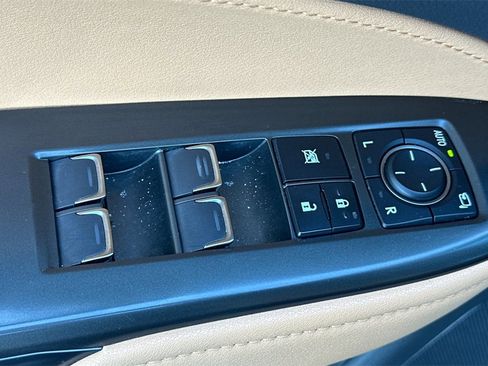 Used 2025 Lexus NX 250 FWD w/ Premium Package image 12