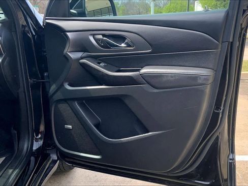 Used 2023 Chevrolet Traverse Premier image 23