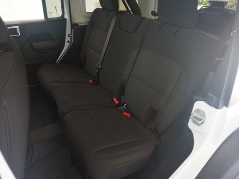 Used 2020 Jeep Wrangler Unlimited Sport S image 17