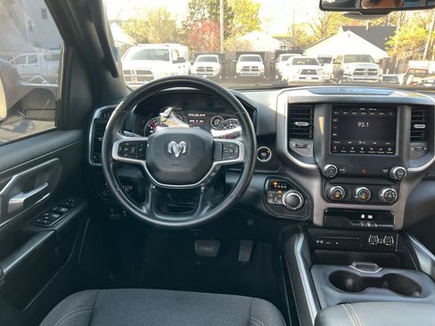 Used 2019 RAM 1500 Big Horn AWD/4WD image 12