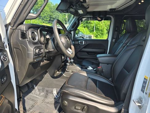Used 2024 Jeep Wrangler Unlimited Sahara w/ Safety Group AWD/4WD image 15