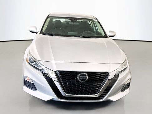 Used 2022 Nissan Altima 2.5 SV image 2