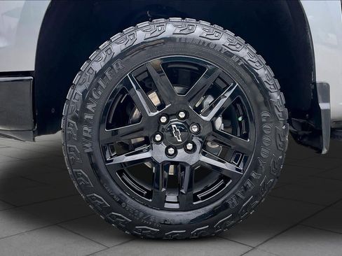 Used 2024 Chevrolet Silverado 1500 LT Trail Boss w/ Convenience Package II AWD/4WD image 11