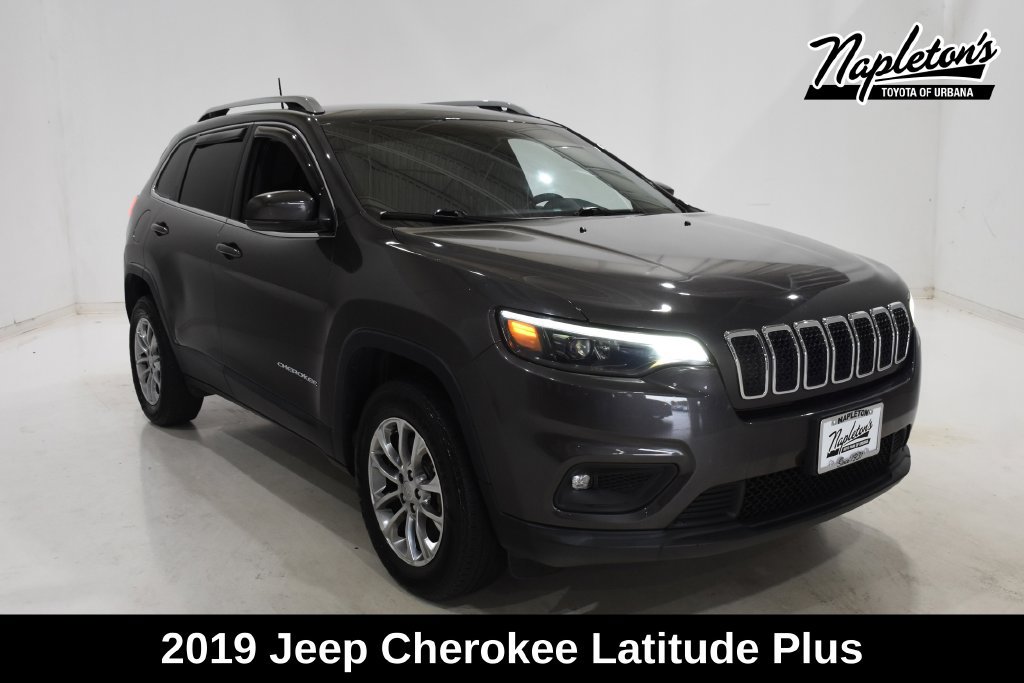 Used 2019 Jeep Cherokee Latitude Plus w/ Cold Weather Group AWD/4WD image 1