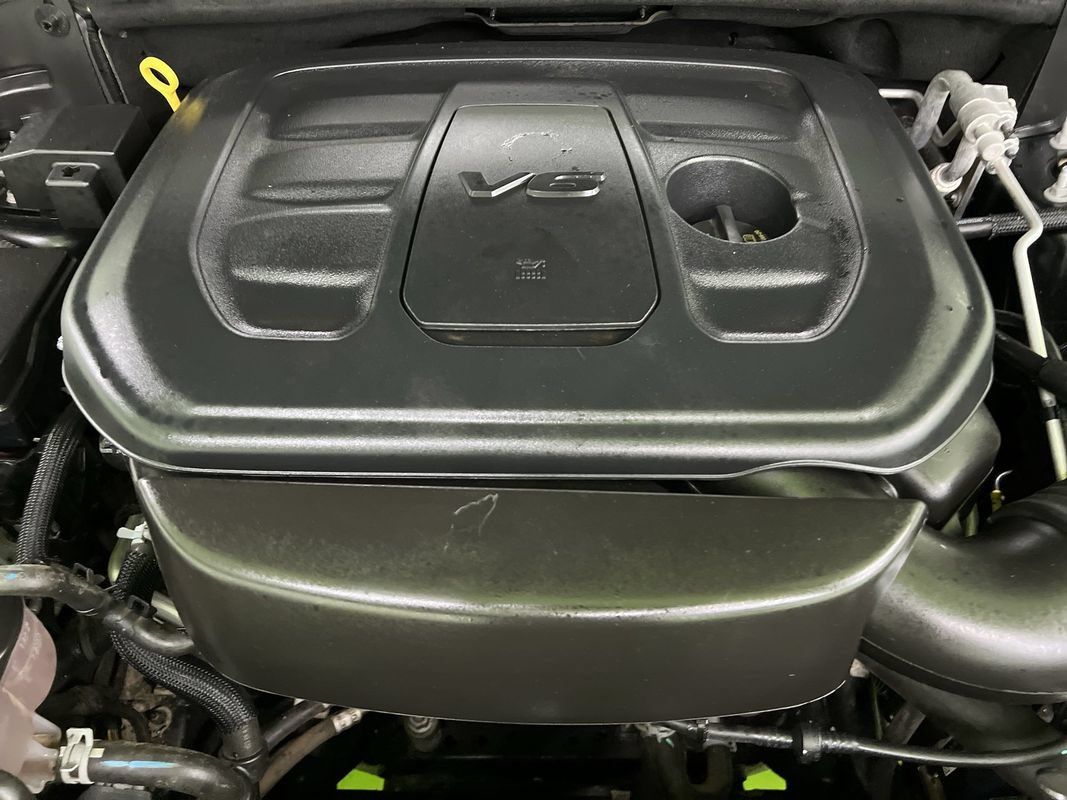 Used 2022 Jeep Grand Cherokee Laredo E AWD/4WD image 30