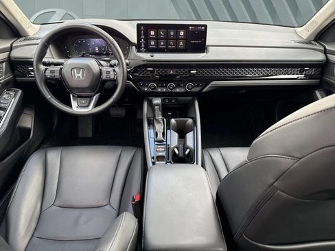 Used 2025 Honda Accord Touring image 12