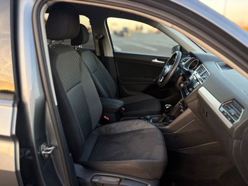 Used 2018 Volkswagen Tiguan S image 16