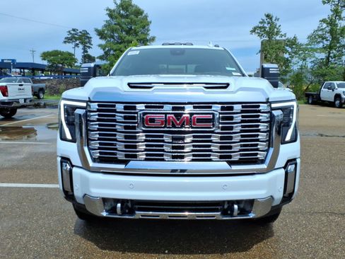 New 2026 GMC Sierra 2500 Denali w/ Denali Reserve Package AWD/4WD image 2