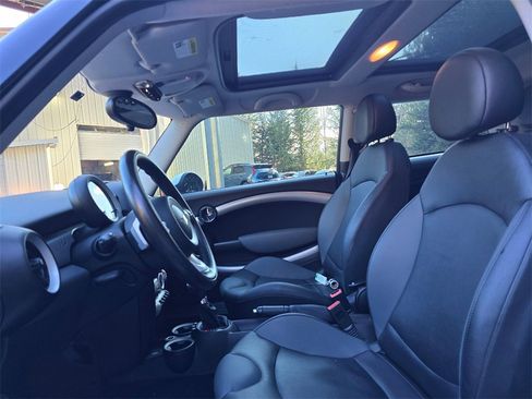 Used 2010 MINI Cooper S image 2