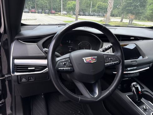 Used 2023 Cadillac XT4 Premium Luxury w/ Cold Weather Package AWD/4WD image 7