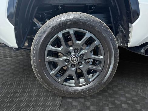 Used 2026 Toyota Tundra Platinum AWD/4WD image 17