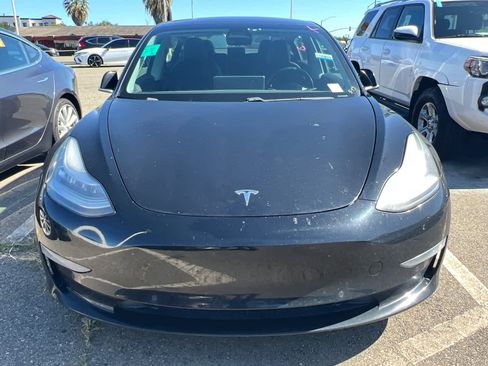 Used 2019 Tesla Model 3 Standard Range RWD image 2