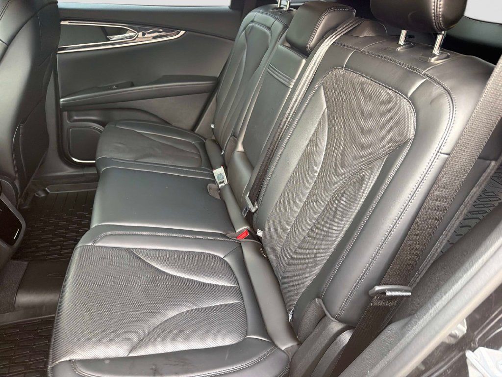 Used 2023 Lincoln Nautilus Reserve AWD/4WD image 14