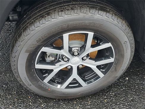 New 2025 Jeep Grand Cherokee Limited w/ Trailer Tow Package image 5