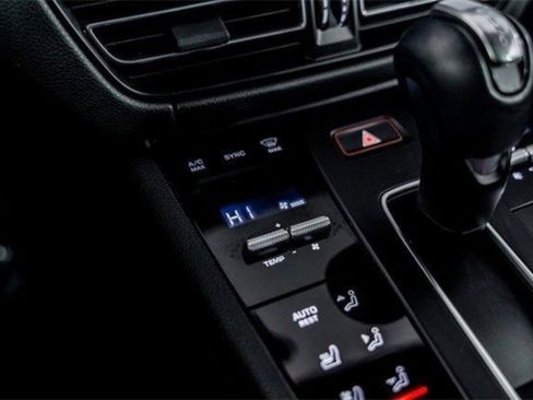 Used 2022 Porsche Macan S w/ Premium Package Plus image 52