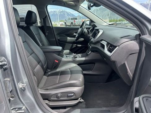 Certified 2024 GMC Terrain SLT image 17