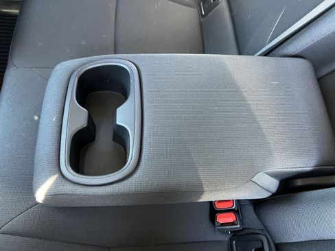 Used 2022 Toyota Corolla LE image 38