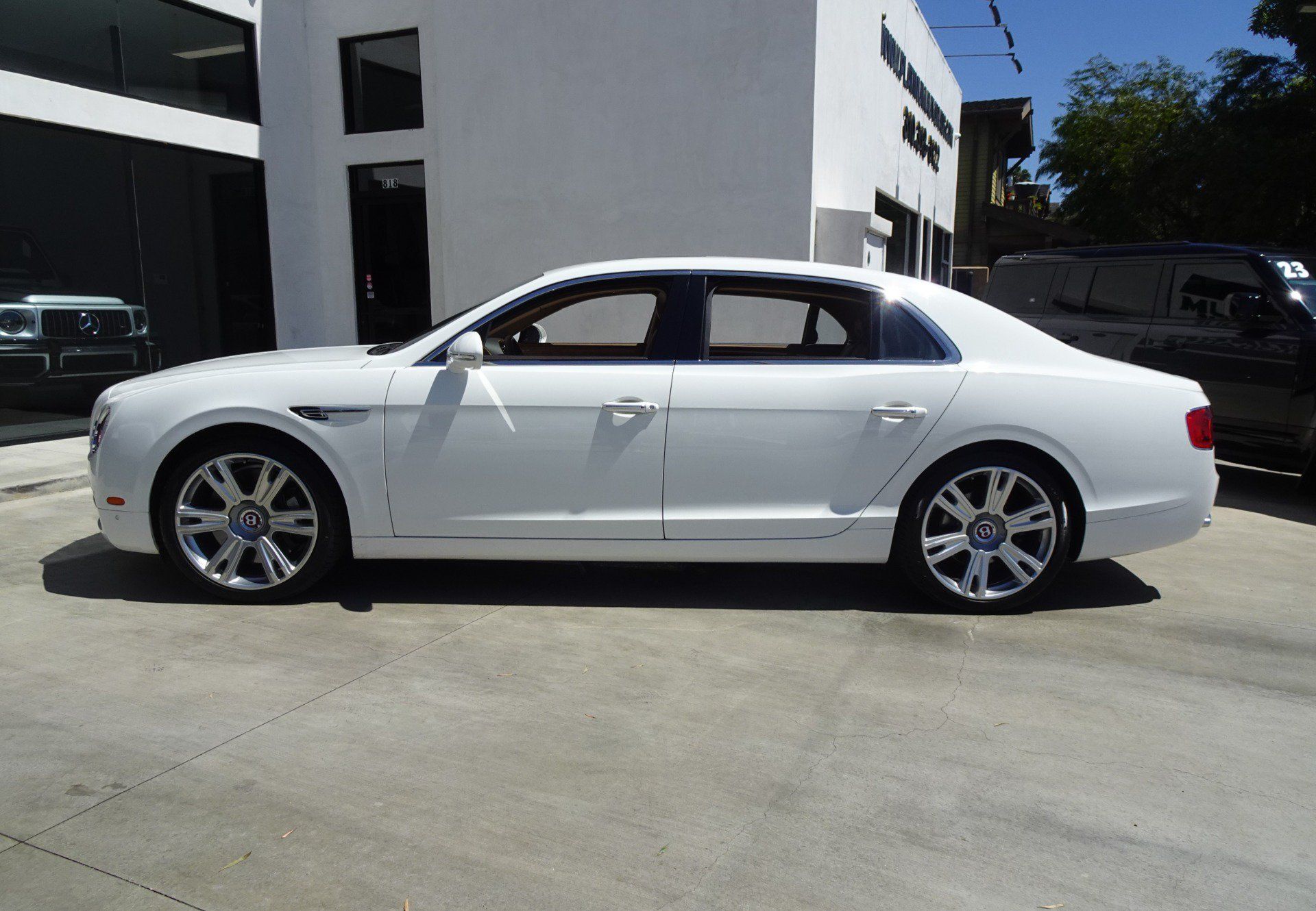 Used 2018 Bentley Flying Spur V8 AWD/4WD image 3