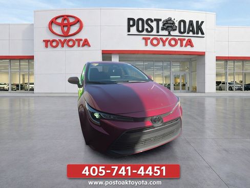 Used 2025 Toyota Corolla LE FWD image 10