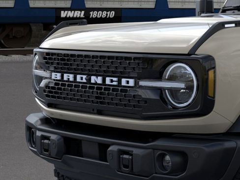 New 2025 Ford Bronco Badlands image 19