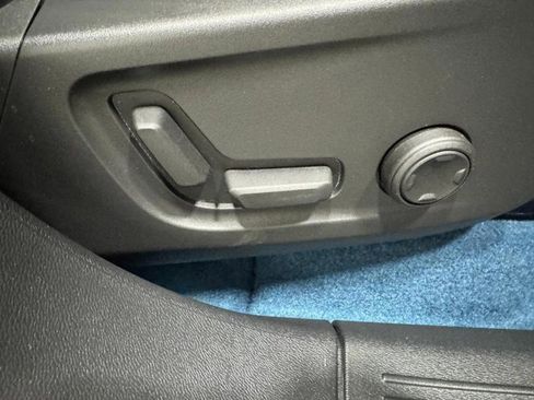 Certified 2024 Volvo C40 P8 Recharge Ultimate w/ Protection Package Premier image 23