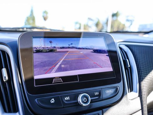 Used 2023 Chevrolet Malibu LT image 13