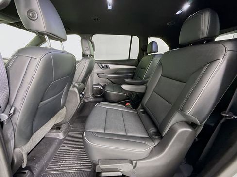 Used 2025 Buick Enclave Preferred image 25