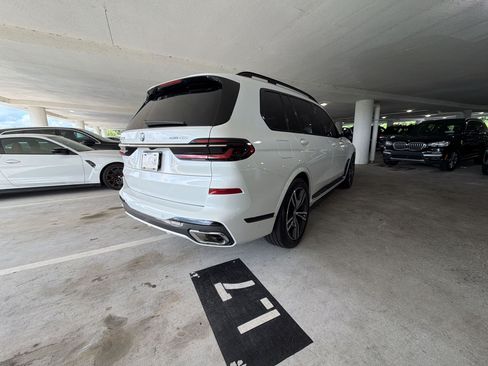 Used 2023 BMW X7 xDrive40i w/ Executive Package AWD/4WD image 8