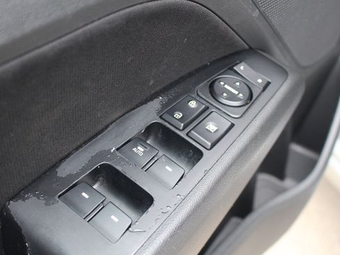 Used 2017 Hyundai Elantra Value Edition image 13