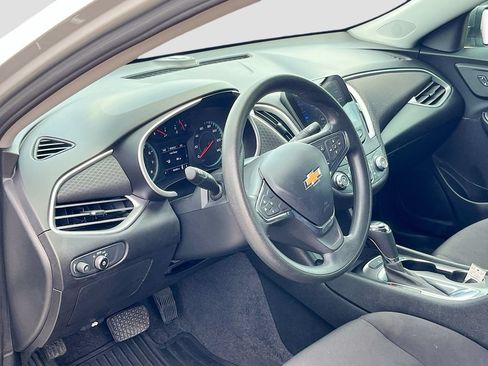 Used 2020 Chevrolet Malibu LS FWD image 9