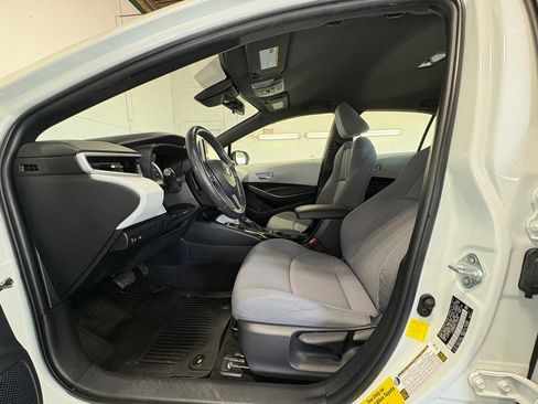 Used 2020 Toyota Corolla SE FWD image 12