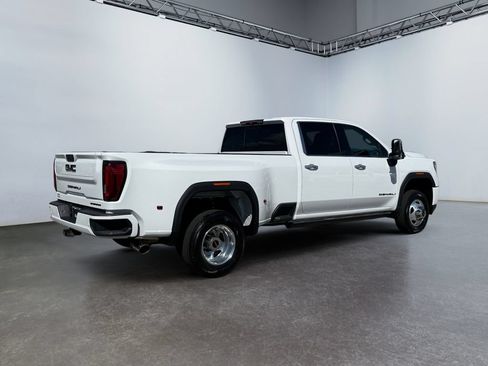 Used 2022 GMC Sierra 3500 Denali AWD/4WD image 3